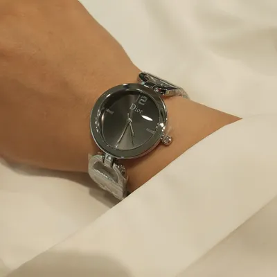 ساعت طرح dior