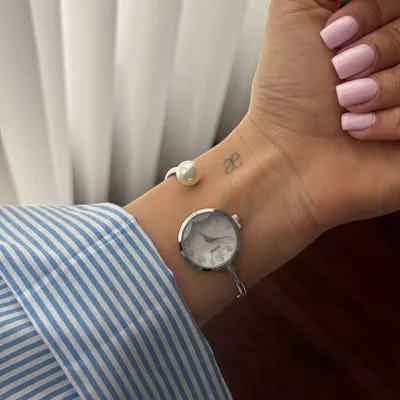 ساعت بنگل مروارید دار
